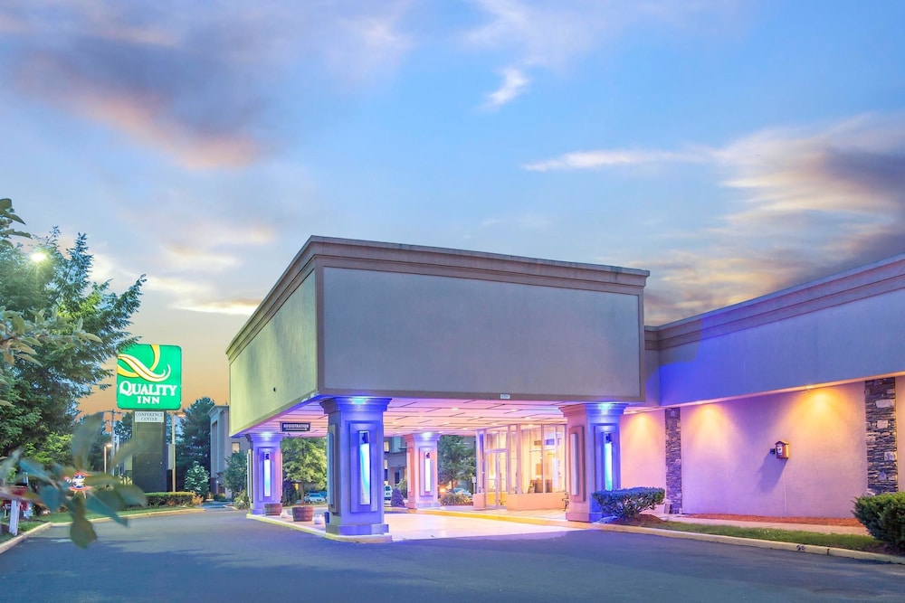 Brattleboro Vacations - Quality Inn  Conference Center - Property Image 20