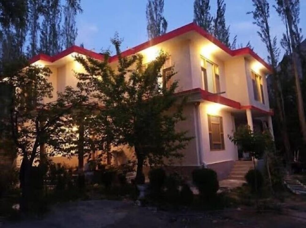 Photo 8