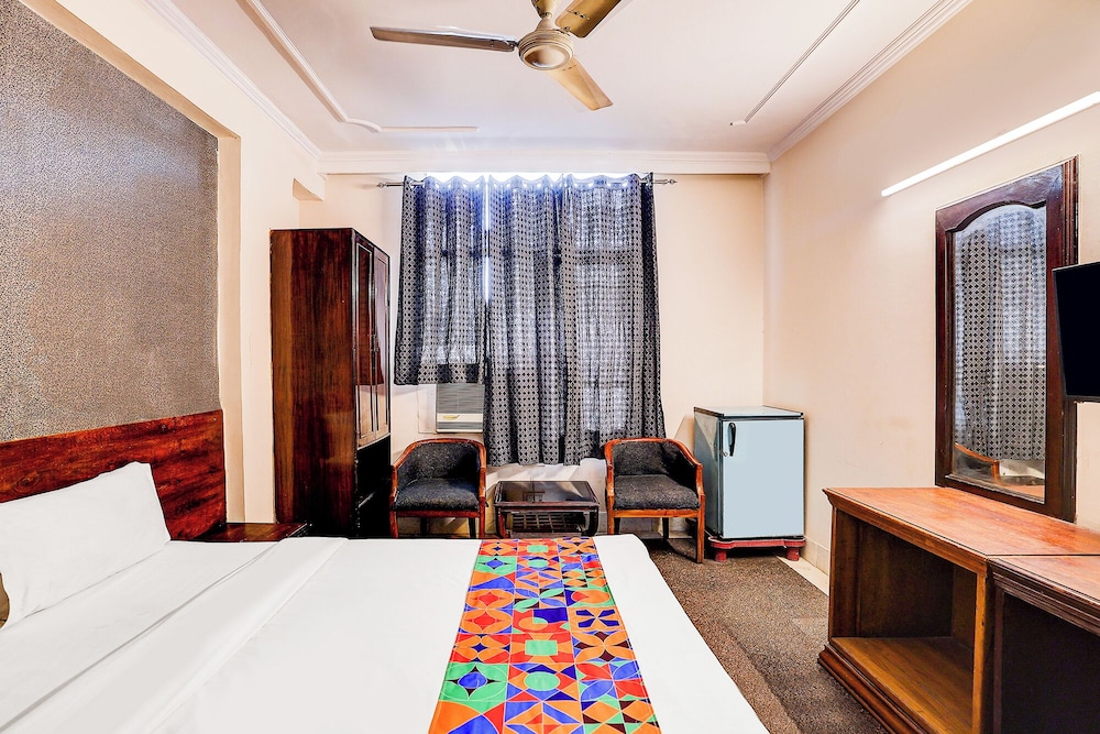 Fabhotel Gold Palace