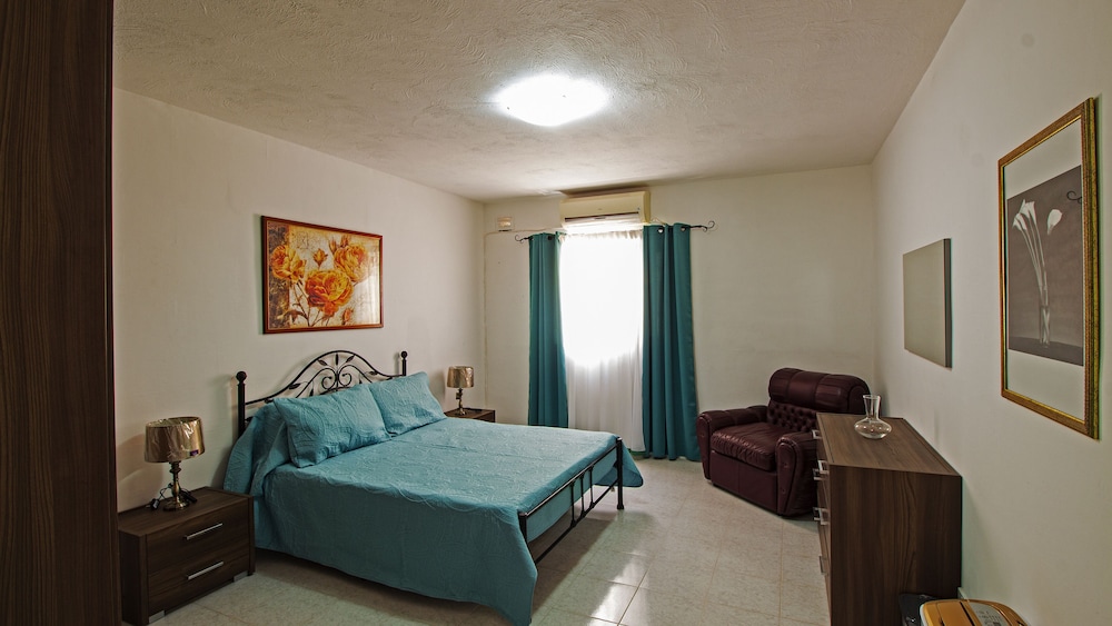 Maltarent Sunshine Apartments view 2
