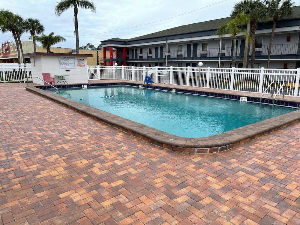 Motel 6 New Port Richey, FL