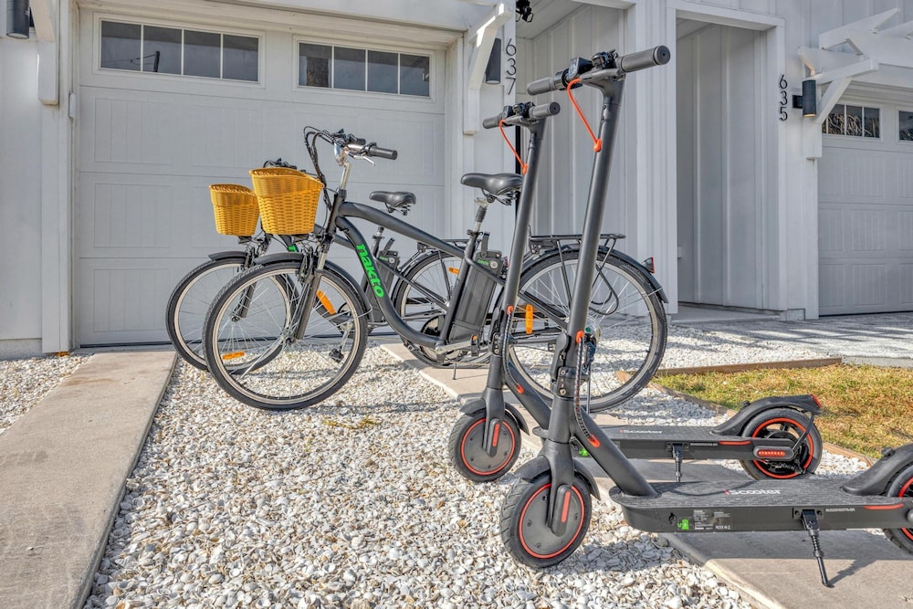 Luxury Beach Home Sauna Cold Plunge E-bikes