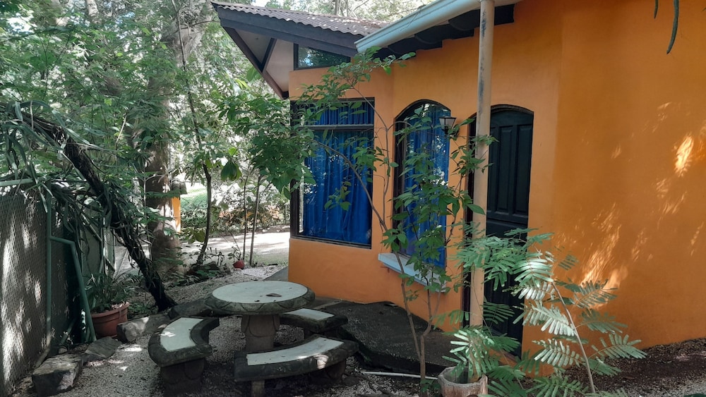Hotel Cabinas La Playa