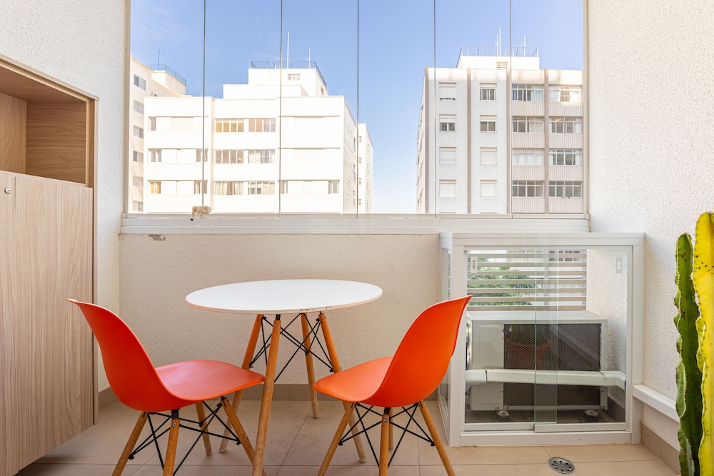 ESD - Studios E-Side By Anora Spaces