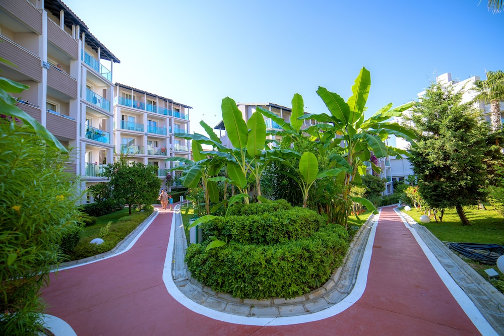 Sealife Buket Resort & Beach Hotel – All Inclusive