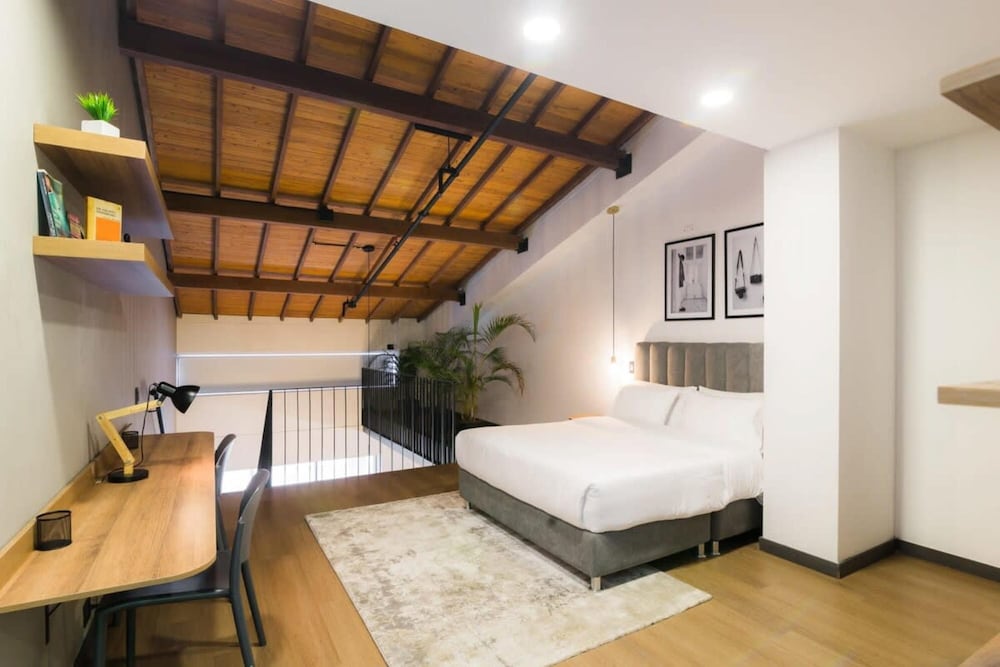 w Stunning Duplex in Laureles
