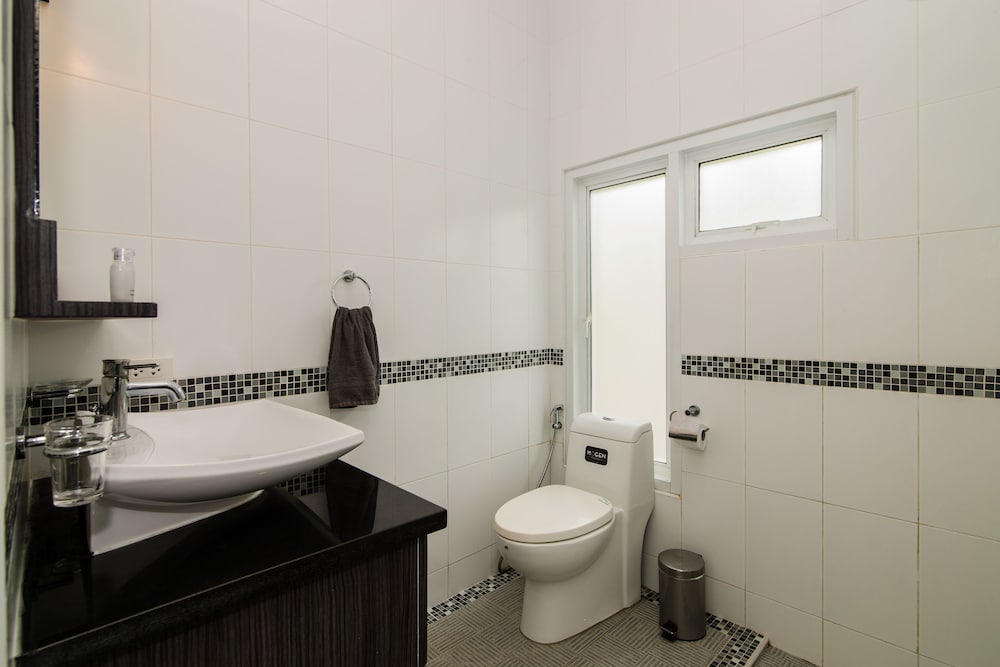 Hua Hin Pool Villa with 4 Bedrooms L50