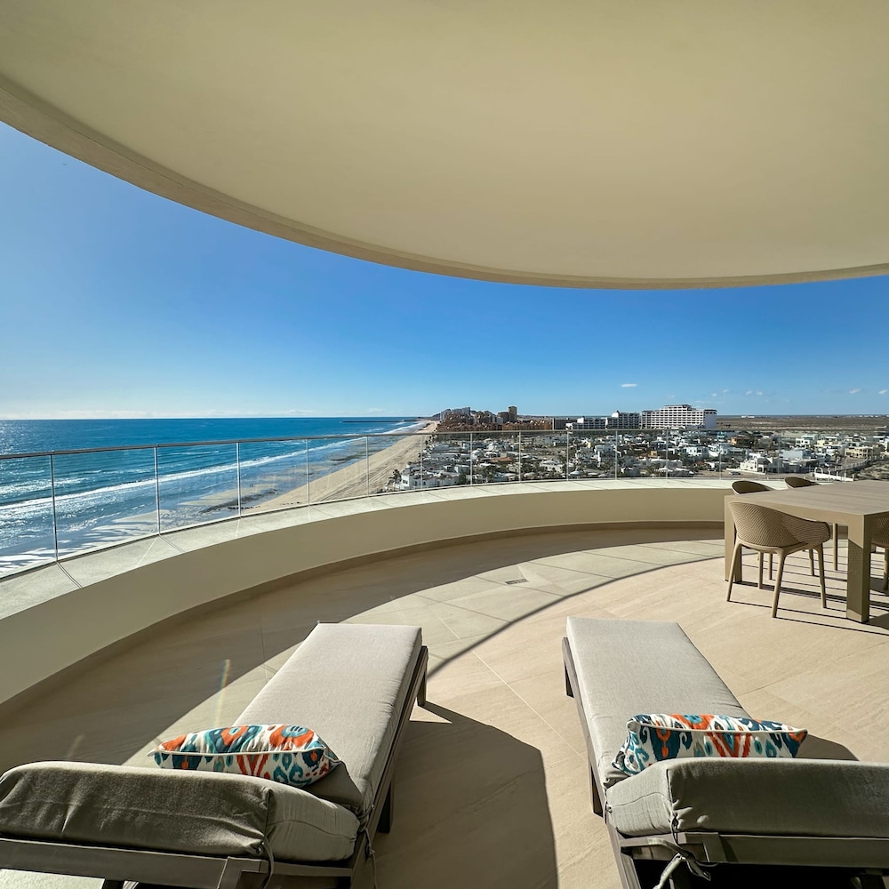 Has it all Beachfront Retreat With Stunning Views
