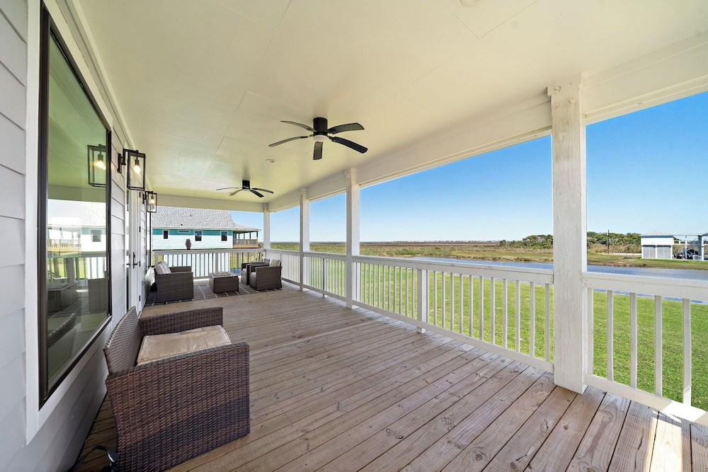 Pelican Perch by Ryson Vacation Rentals