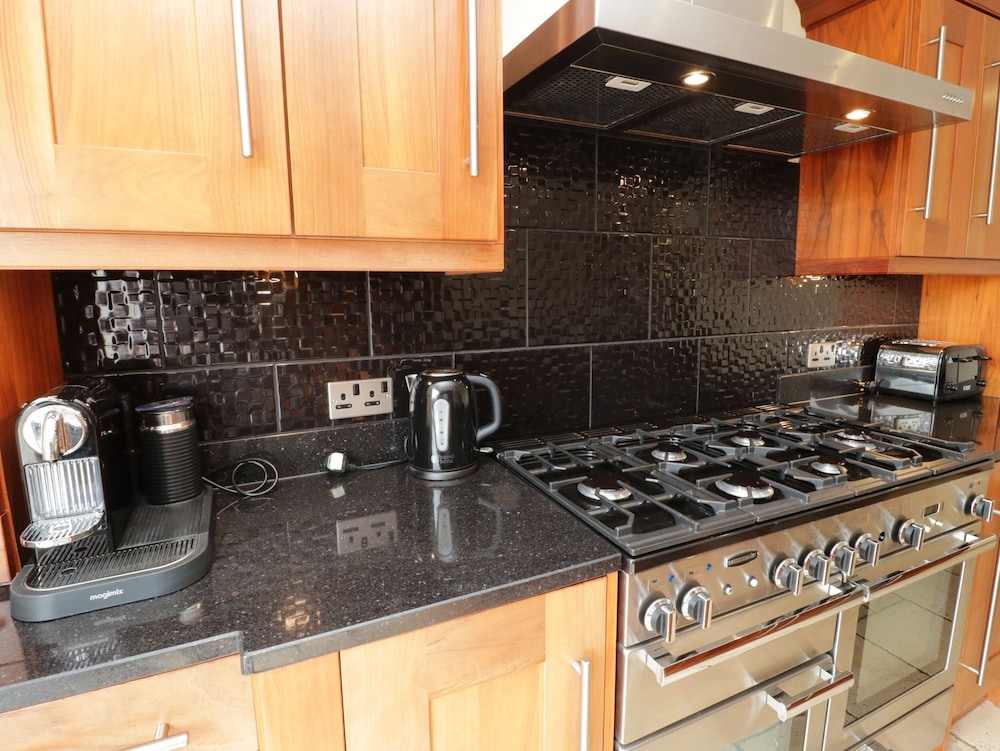Bryn Derw Holiday Cottage