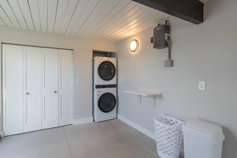 Curlew Beach Cottage