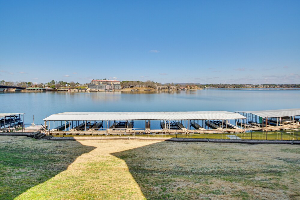 Million-dollar Views: Condo on Lake Hamilton!