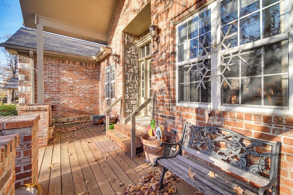 Lakefront Home w/ Furnished Deck in Grove!
