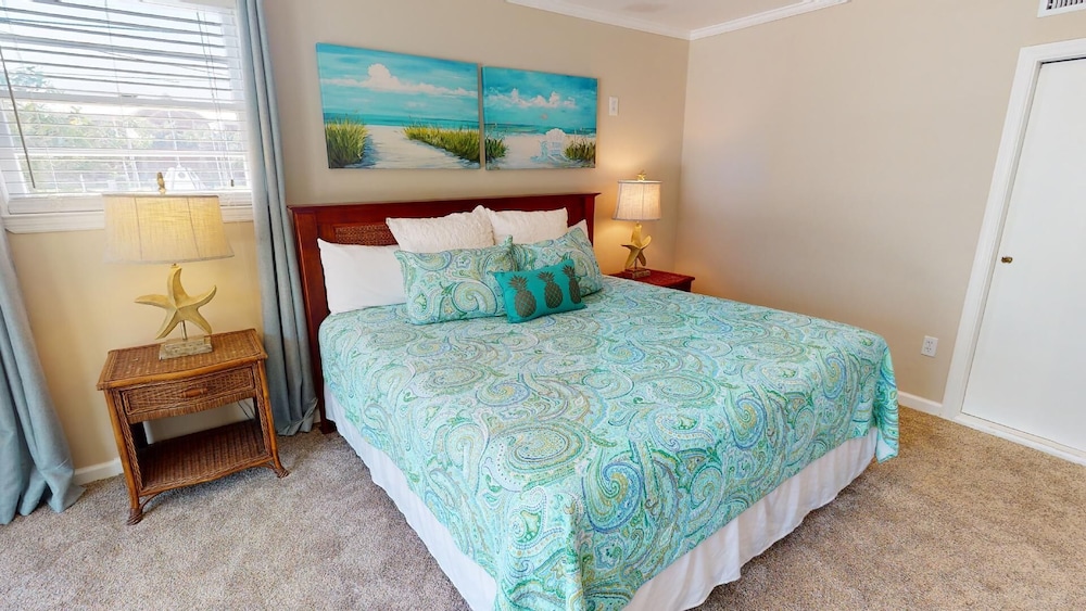 The Island Star by Tybee Vacation Rentals