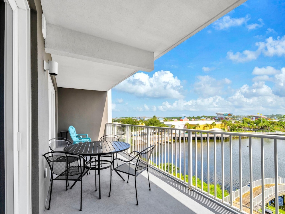 Laketown Wharf 331