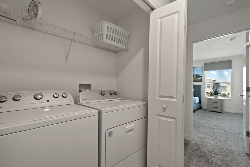 Cozy Family Retreat With Pool Near Disney World