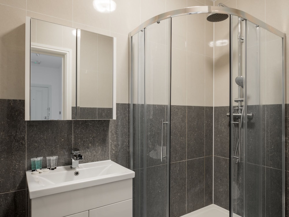 Luxurious 2 Bed Apartment in Central Bedford