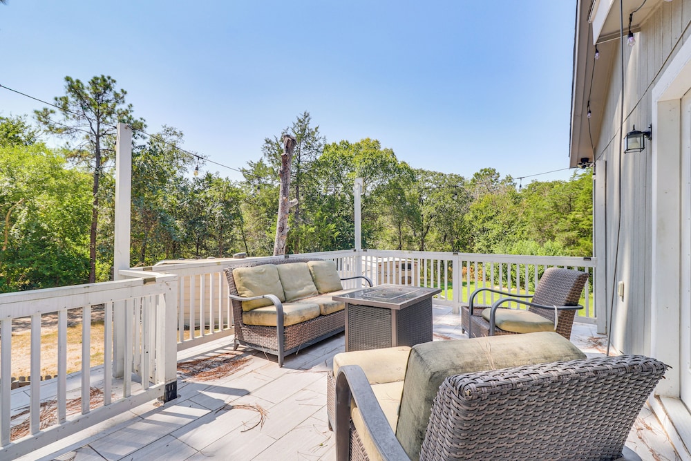 2 Mi to Lake Bastrop! Modern Lost Pines Retreat