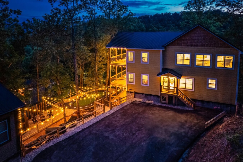 Summit Luxe Resort