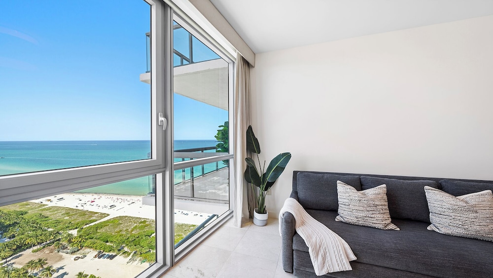 Luxury Vacation Rentals at The Setai by LRMB