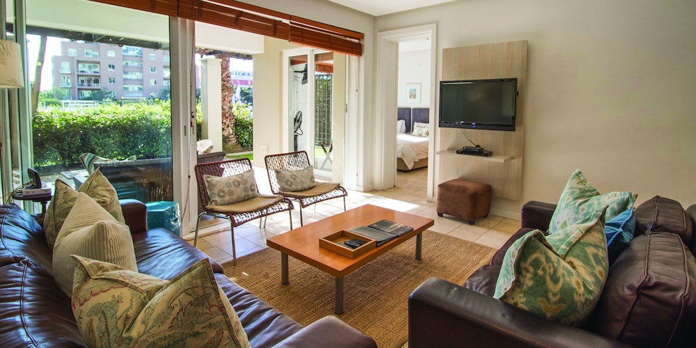 Three Bedroom Apartment - Fully Furnished and Equipped view 5