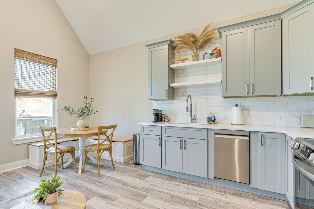 1 Mi to Galveston Beach, Seawall: New Tiny Home!