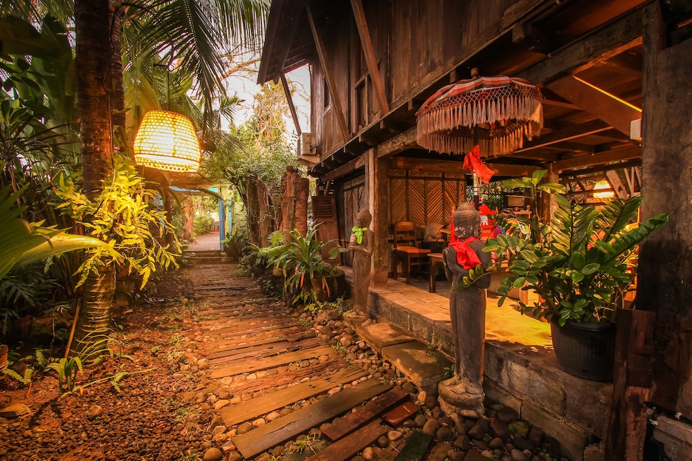 Rumah Nyaman Villa