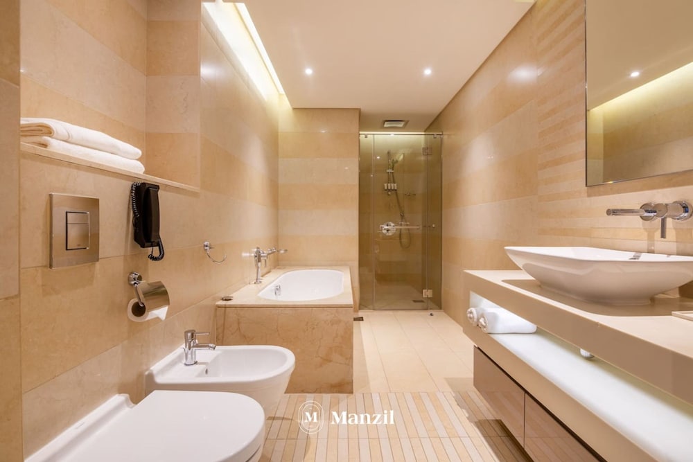Elegant 3BR With Pool Near Wafi Mall Dubai Frame