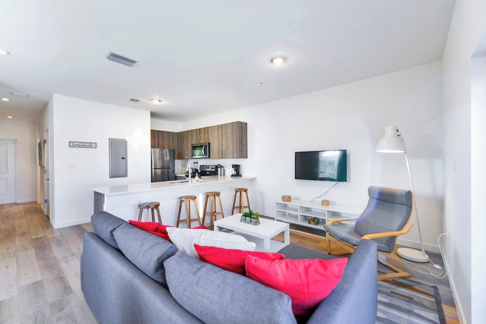 Stylish Townhouses by Design District