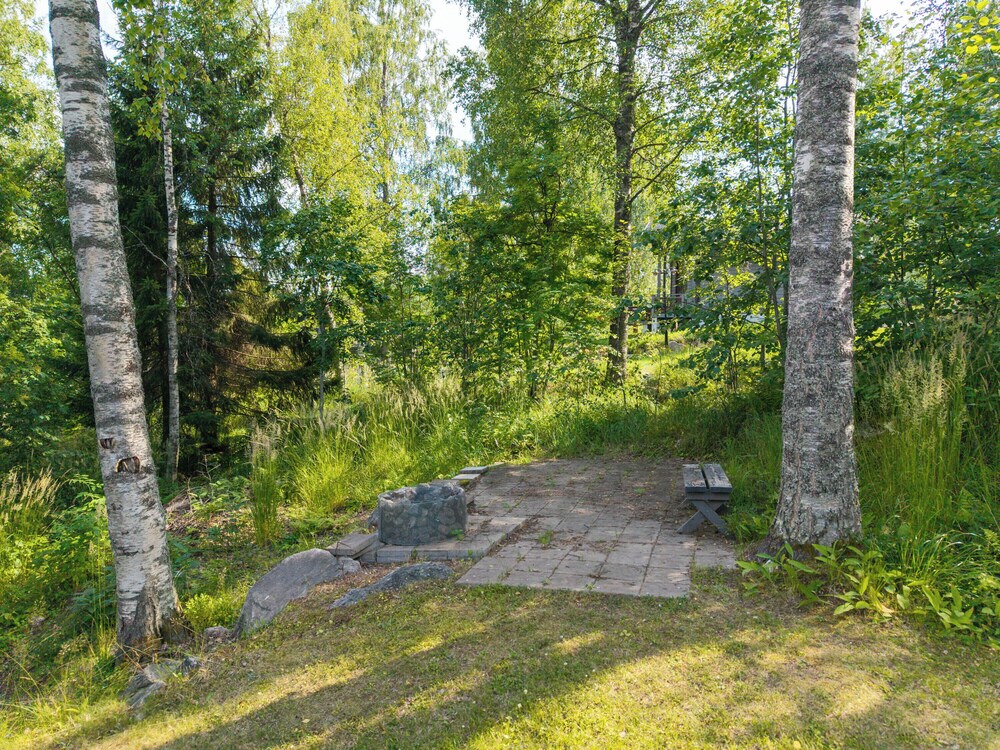 Scenic Lakeside Cabin in Tahko - Hot Tub