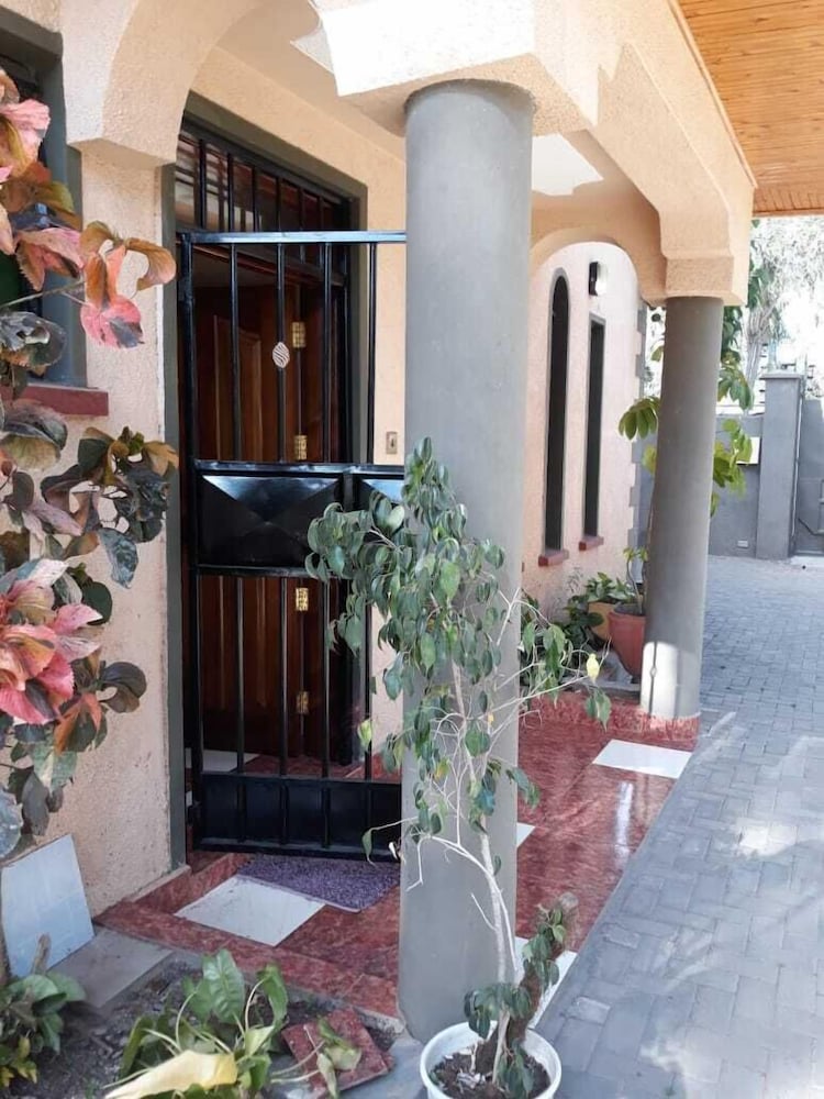 Palm Airport Suites