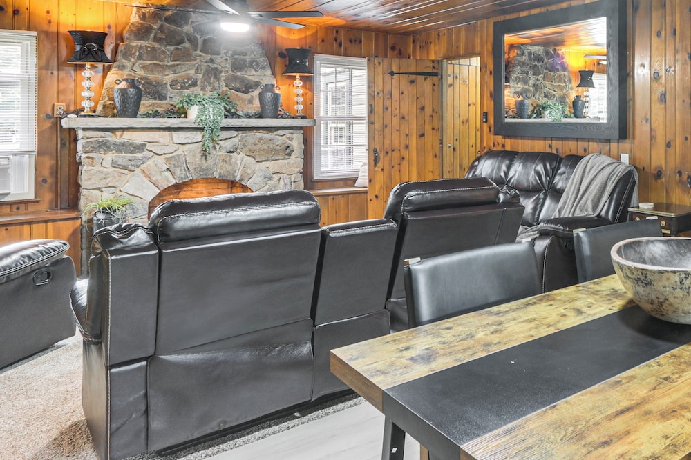 < 1 Mi to Raystown Lake: Family-friendly Cottage!