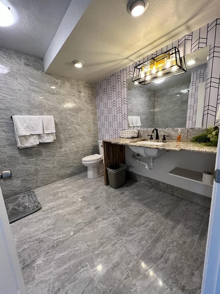 King Halibut Lodge - Property Image 42