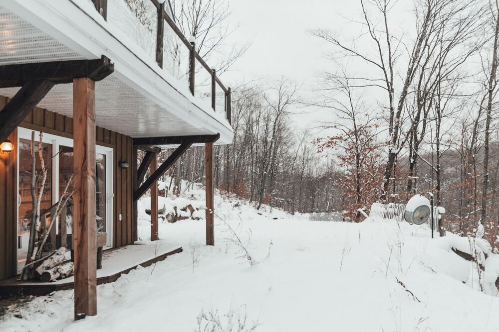 The Pika - Beautiful Mountain-top Cottage With 23 Acres of Private Land With Hiking