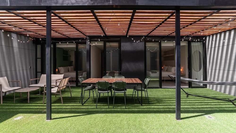 w Spacious 3BR w Outdoor Dining Terrace in Laureles
