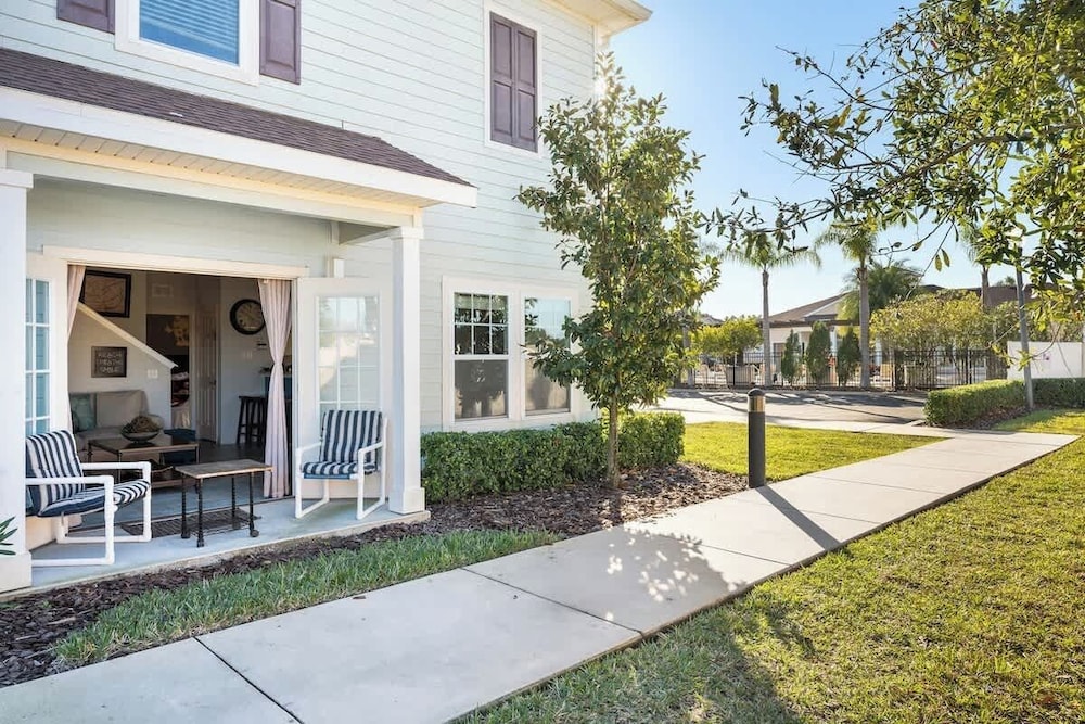 Cozy 4BR Retreat Near Orlando Attractions
