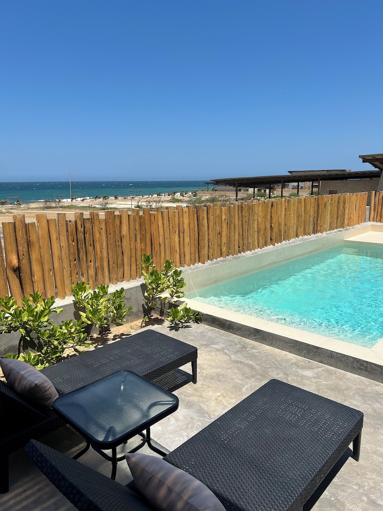 La Morada Punta Sal - Casa de playa frente al mar.