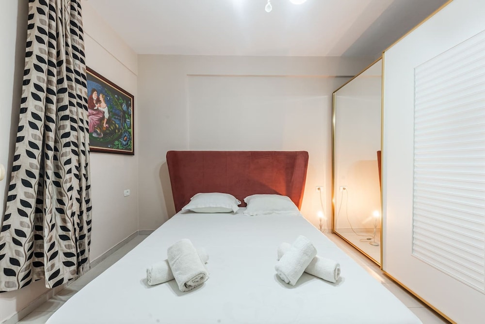 Stylish Apartment by the Beach Free Parking
