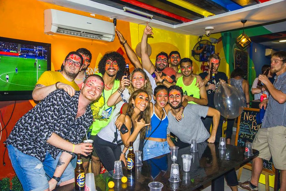 Hangout Hostel HCM