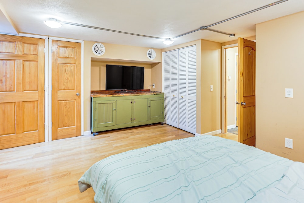 Walkable Studio in the Heart of Pittsburgh!
