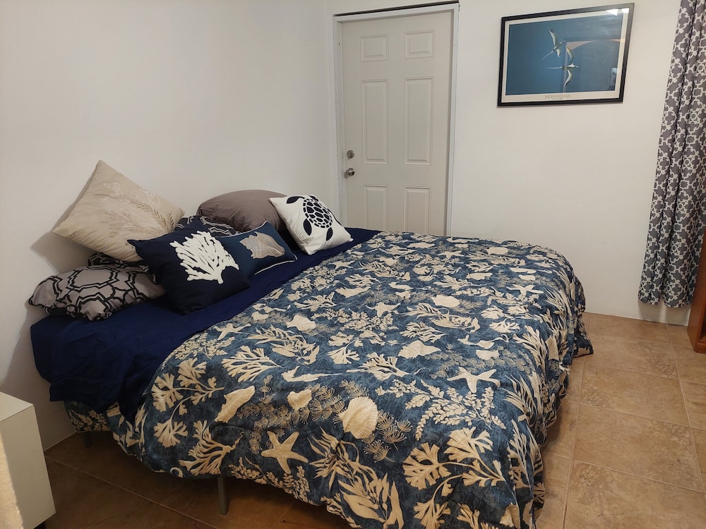 Bermuda Vacations - Beautiful 1-bed House in Somerset Village - Property Image 1