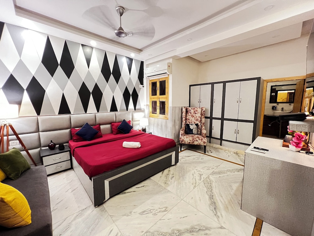 Divine Inn Hotel Rajouri Gardan