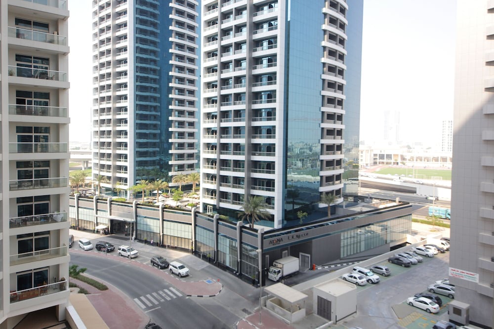 Signature Holiday Homes - Al Fahad Dubai