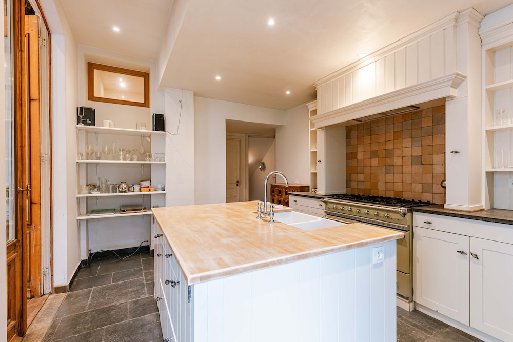 Huswell - Stay at Cape Montigny in Ghent