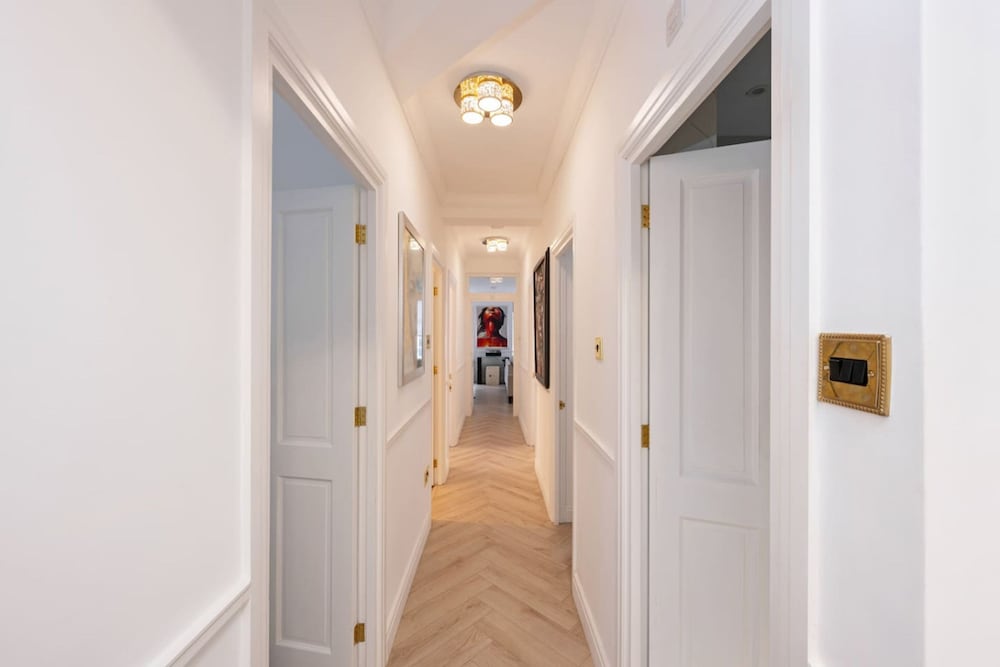 Luxury 3-bed Marylebone Home Security Elevator