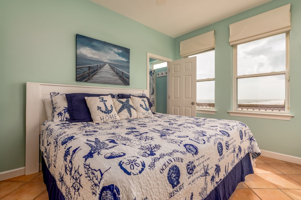 Surfside - 2431 Bienville 4 Bedroom Home by RedAwning