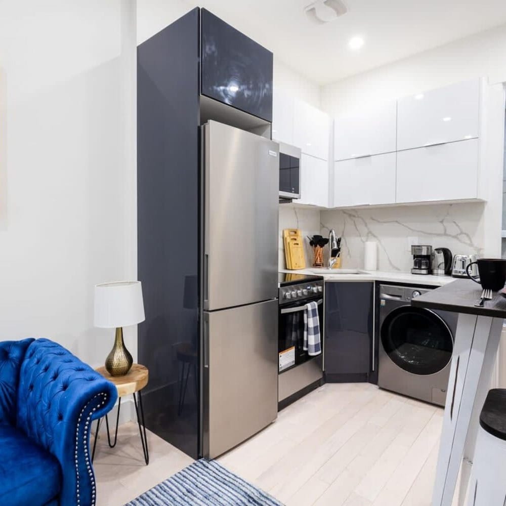 317-1an - New Modern 1BR W D Walk to Central Park
