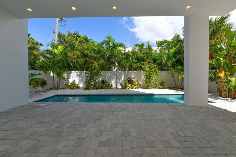 Lookout by Beachside Management