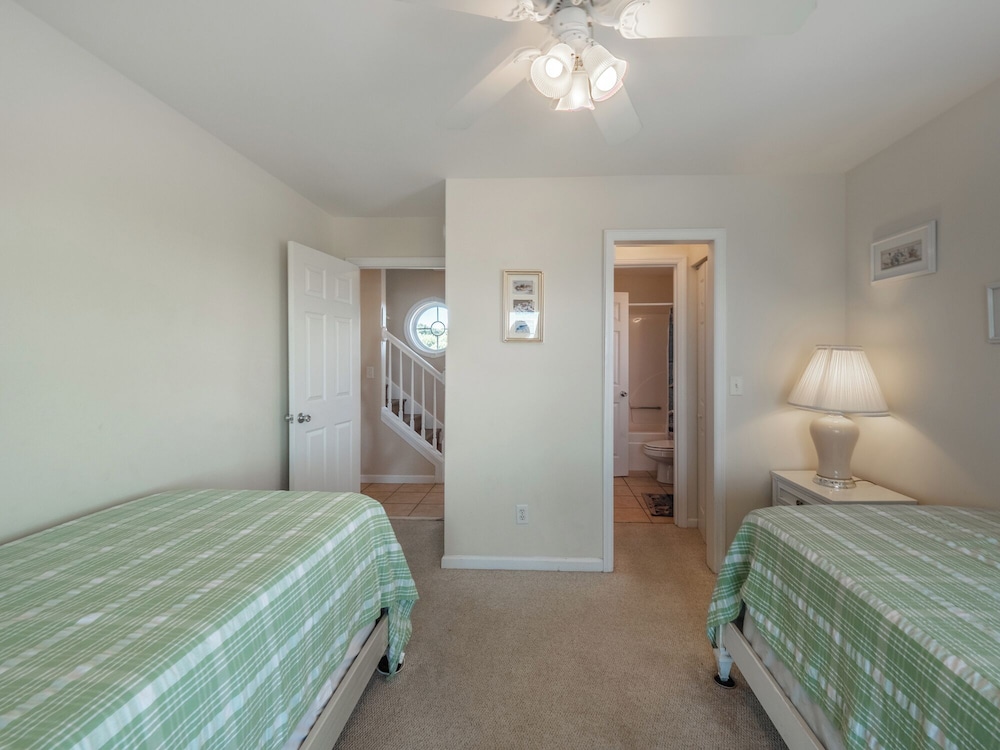 Callalily by Topsail Realty