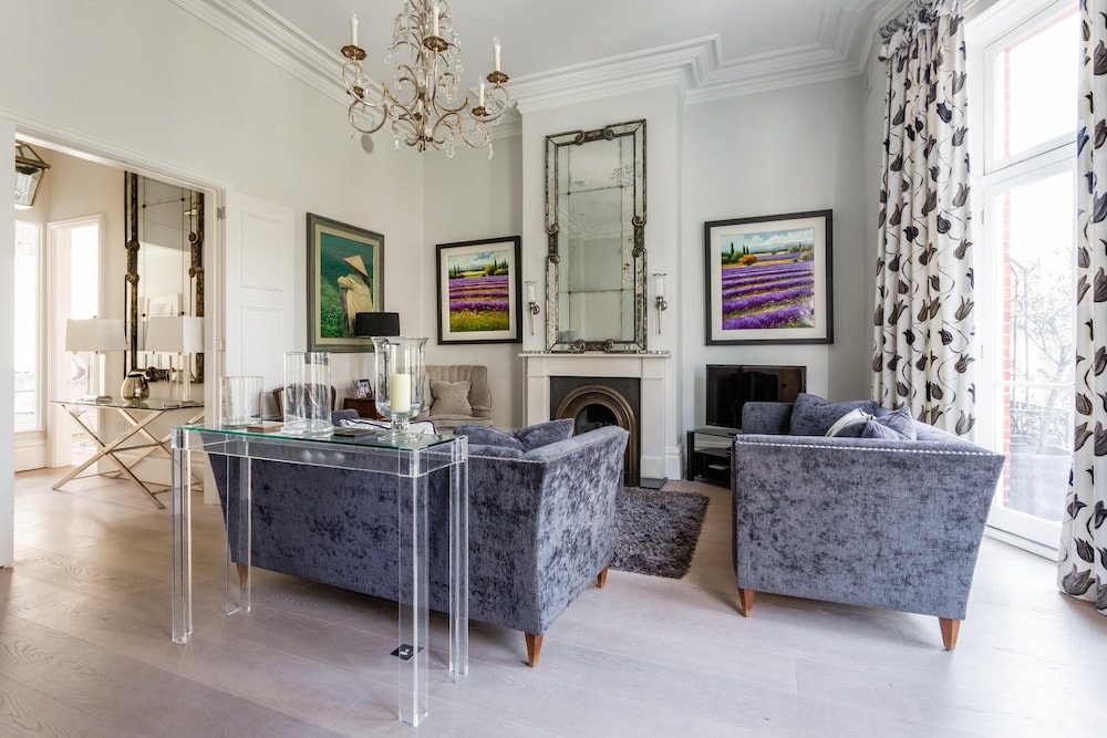 Gledhow Gardens Viii by Onefinestay